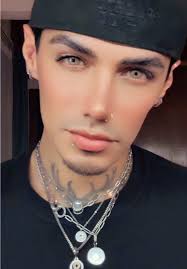 Daniel Corby🏳️‍🌈 (@dancorbytiktok)