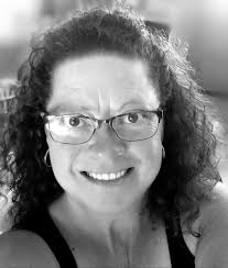 Darlene Edmonds's Instagram, Twitter & Facebook