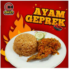 Today ayam penyet is commonly found in. Nasi Goreng Ayam Geprek Goreb