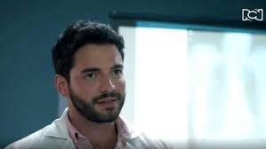 La vida parecería sonreírle de no ser por la monotonía en la que ha caído su matrimonio con román, con el que tiene dos hijos. Enfermeras Capitulo 140 T2 Maria Clara Vuelve A Colombia Y Sorprende A Carlos Canal Rcn El Informador Digital