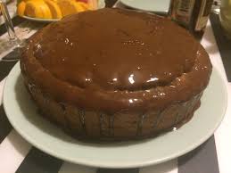 крем для торта с вареной сгущенкой и взбитыми сливками Shokoladnyj Tort S Bananom Maslom I Varenoj Sgushenkoj Shokoladnyj Tort Tort Banan