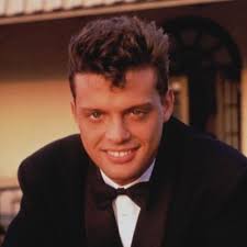 However, he didn't admit he was her dad until she was a teenager. Luis Miguel Pics On Twitter Luis Miguel Mariah Carey Barbados 2000