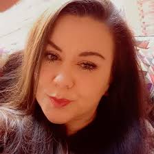 Hay un perfil FALSO en WhatsApp que pide dinero a cambio de becas. A  quienes he podido orientar a conseguir una, JAMÁS les he pedido dinero. No  se dejen engañar.