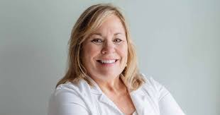 Jennifer Cude's Instagram, Twitter & Facebook