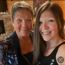 Mandi Hampton (cosmetiqueen)