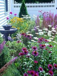 58 Beautiful Low Maintenance Front Yard Landscaping Ideas Backyardshed Backyardlandscaping Back Cottage Garden Design Backyard Garden Design Cottage Garden
