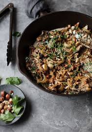 Escalopes De Veau A La Creme Aux Champignons Aux Noisettes Au Citron Recette Trois Fois Par Jour Veal Recipes Food Lover Wine Recipes