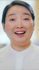 Limin Bai is an inspiration to anyone balancing a busy life with work or  children! 🌟 She completed her Early Years degree with us while raising her  young child and is now a tutor