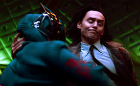 #tom hiddleston #loki laufeyson #loki god of mischief #loki gif #damn hiddleston #loki stab you #tom hiddleston loki #loki smile #loki smirk. Mitologia En El Mundo Del Comic Loki Serie Trailer Prisionero Y Agente Tva 2 Parte En Gif
