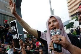 Keputusan itu diumumkan langsung oleh mantan anak buah anwar ibrahim tersebut, sabtu (22/8/2020). Anak Anwar Ibrahim Mundur Sebagai Wapres Pkr Republika Online