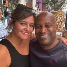 Carly could you look into a London hotel for me. If you and I can send you  details.