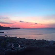 It has several palapas (grass umbrellas) and the sand is a mixture of coarse and fine sand. The Lobster Pool Home Rockport Massachusetts Menu Prices Restaurant Reviews Facebook