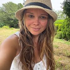 Looking for a reliable garage for a full service and MOT, that will be able  to provide a courtesy car please as I need to drive for work. Any  suggestions or recommendations