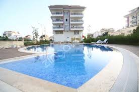 Açık mutfaklı, çift kişilik yataklı bir yatak odası, banyo ve oturma odası ve balkondan oluşmaktadır. Alanya Kestel Kiralik Daire Fiyatlari Ve Ilanlari Zingat