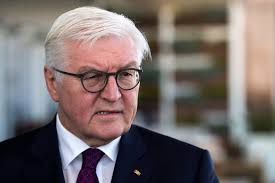 Bundespräsident steinmeier äußert sich besorgt über den wahlkampf. Frank Walter Steinmeier Suddenly All Eyes Are On The President Not The Chancellor