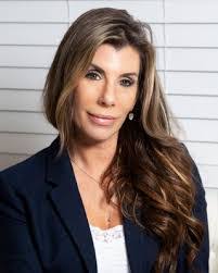 Lori Roland's Instagram, Twitter & Facebook