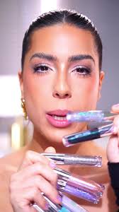 A investigação começou! Quando descobrimos que alguns tons do gloss da...