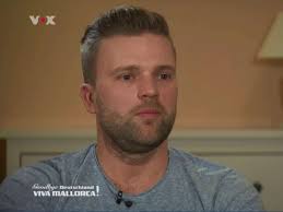 .erreichte die goodbye deutschland auswanderer direkt nach der landung auf mallorca. Goodbye Deutschland Hupfburg Dennis Zieht Nach Mallorca Und Rechnet Nicht Mit Dieser Reaktion Seiner Frau Film Tv Serien