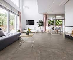 Die nachbildung der holzoptik ist sehr naturgetreu mit schönen astlöcher und angenehmer glatter oberfläche. Fliesen Fur Den Innenraum Ambienti Sintesi Wand Bodenstehend Feinsteinzeug