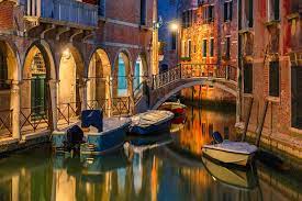 Men should pack a nicely tailored jacket. The Magic Of Venice At Night Italy Magazine