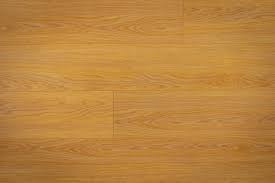 Normalmente, cada lámina está formada de una base de madera prensada y una última capa con un compuesto de resinas de melamina a alta presión.este revestimiento de melamina es el que incorpora el color y el acabado. Roble Italiano Texturas Y Matices