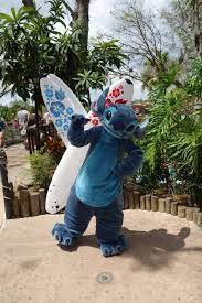 Meeting Characters At Blizzard Beach And Typhoon Lagoon Disney Phone Backgrounds Disney World Parks Disney Face Characters