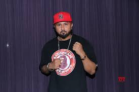 Salient feature:his wife shalini talwar has filed a case in delhi's tis hazare court. Rapper Yo Yo Honey Singh S Wife Files Domestic Violence Case Against Him Social News Xyz