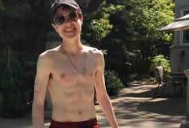 Elliot page (formerly ellen page; Ø¨Ø¹Ø¯ ØªØ­ÙˆÙ„Ù‡Ø§ Ø¬Ù†Ø³ÙŠ Ø§ Ø¥Ù„Ù‰ Ø±Ø¬Ù„ Ø¨Ø·Ù„Ø© X Men ØªÙ†Ø´Ø± ØµÙˆØ±ØªÙ‡Ø§ Ø¨Ù…Ù„Ø§Ø¨Ø³ Ø§Ù„Ø³Ø¨Ø§Ø­Ø© Ø¹Ø§Ø±ÙŠØ© ÙŠØ§Ù„Ø®Ø¨Ø§Ø±