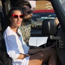 Τετάρτη 11 νοεμβρίου 2020, 23:15. H Tamta Se Mia Spania Emfanish Me Thn Korh Ths Kai Ton Kasidokwsta Queen Gr