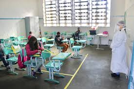Ou seja, o retorno às aulas presenciais é algo iminente e de extrema importância para a educação brasileira. Dsiidi9oud8yvm