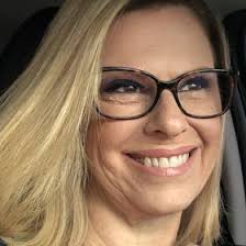 debora katz uehara (deborakatzuehar)