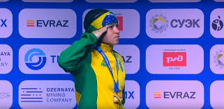 Bia ferreira, à direita, treinando com companheira. Bia Ferreira Derrota Chinesa Por 5 A 0 E Conquista O Ouro No Mundial De Boxe Pela Primeira Vez Boxe Ge