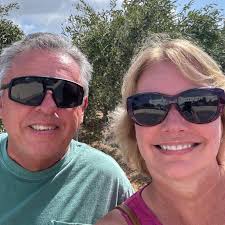 What are some recommendations for travel destinations in 2025, specifically  between Philippines and Thailand?