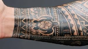 Roman soldiers were tattooed with permanent dots—the mark of spqr, or senatus populusque romanus—and used as a means of identification and membership in a certain unit. Wwe Superstar Roman Reigns Opens Up About His Tattoo Tattoodo
