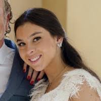 Karen Dayan's Instagram, Twitter & Facebook