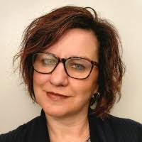 Kelly Hixon's Instagram, Twitter & Facebook