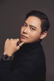 What are some good shopping destinations in Japan for teenage boys?