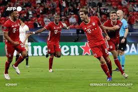 La uefa trabaja para promocionar, proteger y desarrollar el fútbol europeo a lo largo de sus 55 federaciones miembro, organizando también algunas de las más famosas competiciones de clubes del mundo, como la uefa champions league, la uefa women's champions league. Football Le Bayern Remporte La Super Coupe D Europe Loop Haiti