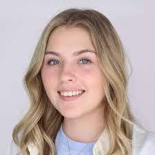 Lola Kraus's Instagram, Twitter & Facebook