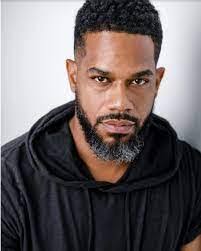 Christopher Winchester's Instagram, Twitter & Facebook