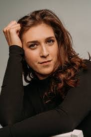 Danielle Cressman's Instagram, Twitter & Facebook