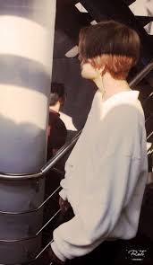 College, or university, based on where you live in the world, can be some of the best years of your life. Yoongi As A College Student Is Nearly Invisible Always Hiding In The Same Corner Next To The Stairs Same Stairs The Popul Orang Lucu Semuanya Lucu Pacar Pria