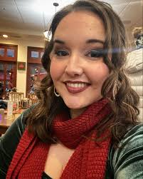 Merry Christmas friends! 🎄❤️💚 Much love to all of you, and I pray peace  and joy over your holiday season. Feeling very grateful for this amazing  year. #elaineeagle #elaineeaglemusic #wastate #christmas2024  #christmasmusic #