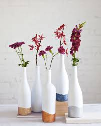 Idee Deco Recup Bouteille Fleurs Blog Deco Clem Around The Corner Tuto Pour Creer De Beaux Pot De Fleurs Deco Do Idee Deco Recup Deco Mariage Diy Bouteille