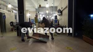 Δείτε όλους τους δερματολόγους σε πάτρα κατηγοριοποιημένους ανά ειδικότητα και επιλέξτε τον κατάλληλο δερματολόγο για τη διάγνωση και τη θεραπεία των δερματικών. Sthn Omada Toy Eviazoom H Dermatologos Tzina Filipph Diabaste To Prwto Ar8ro Ths Fwto Eviazoom Gr Eyboia News
