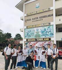 On the 18th of february 2019, marks our very first curricular assembly of smk bandar utama damansara (3) history and the launcing of it was a faithful friday morning, on the 25th of january 2019 when smk bandar utama damansara (3) organised their annual merentas desa for 2019. Aimanzikri One Of The Very Few Incredible Things To Have