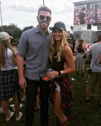 Chelsea freeman, aka former hsn model + hsn host adam freeman's wife, is now representing fashion line motto as their on air guest. Chelsea Freeman