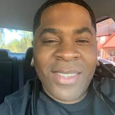 The radio legend Donnie Simpson looks back at how radio has allowed him to  have memories, such as visiting Prince's house with friends David Bowie and  Sugar Ray Leonard.