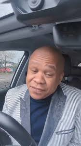 Ons eie MC vir die middag Quinton...