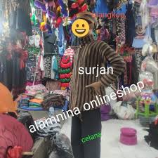 Ternyata, untuk model baju lurik yang satu ini bisa kamu buat couple dengan pasanganmu. Jual Setelan Baju Lurik Jadul Surjan Adat Jawa Remaja Kab Tulungagung Alamnina Tokopedia